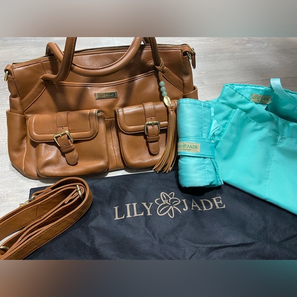 Lilly Jade Elizabeth Diaper Bag in Camel Color in Good Condition - Picture 4 of 7